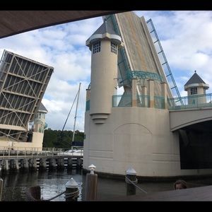 Meet your Posher, Maeka